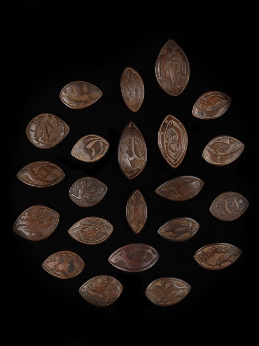 22 Spielsteine, "abbia" (1 of 20)