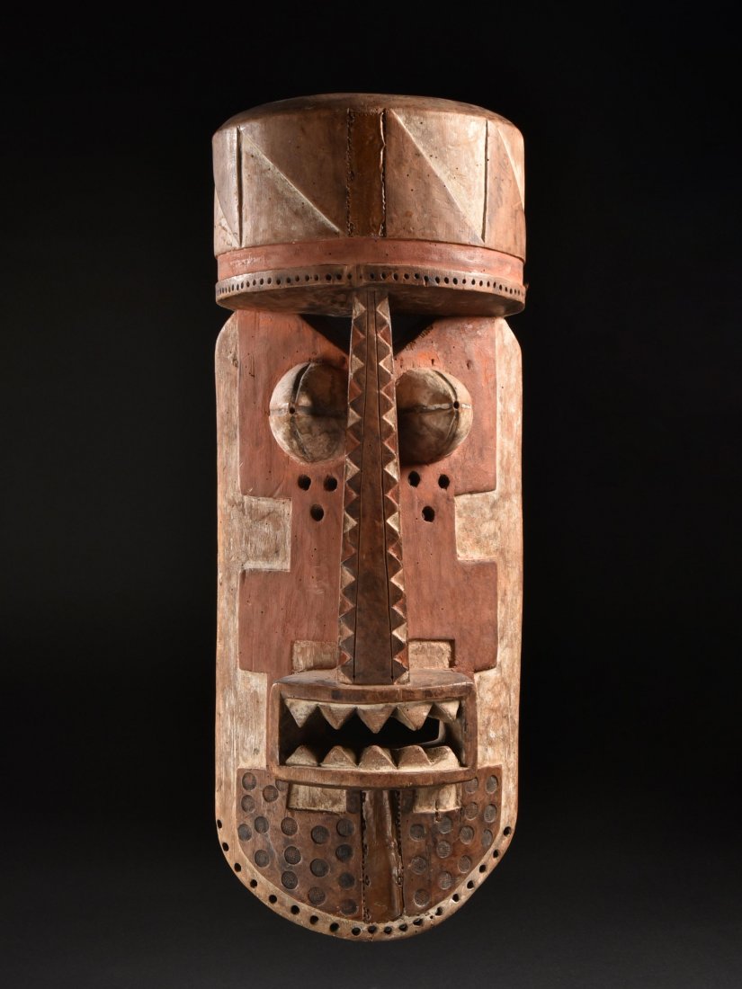 Maske, "pumbu ya mfumu" (?) (1 of 15)