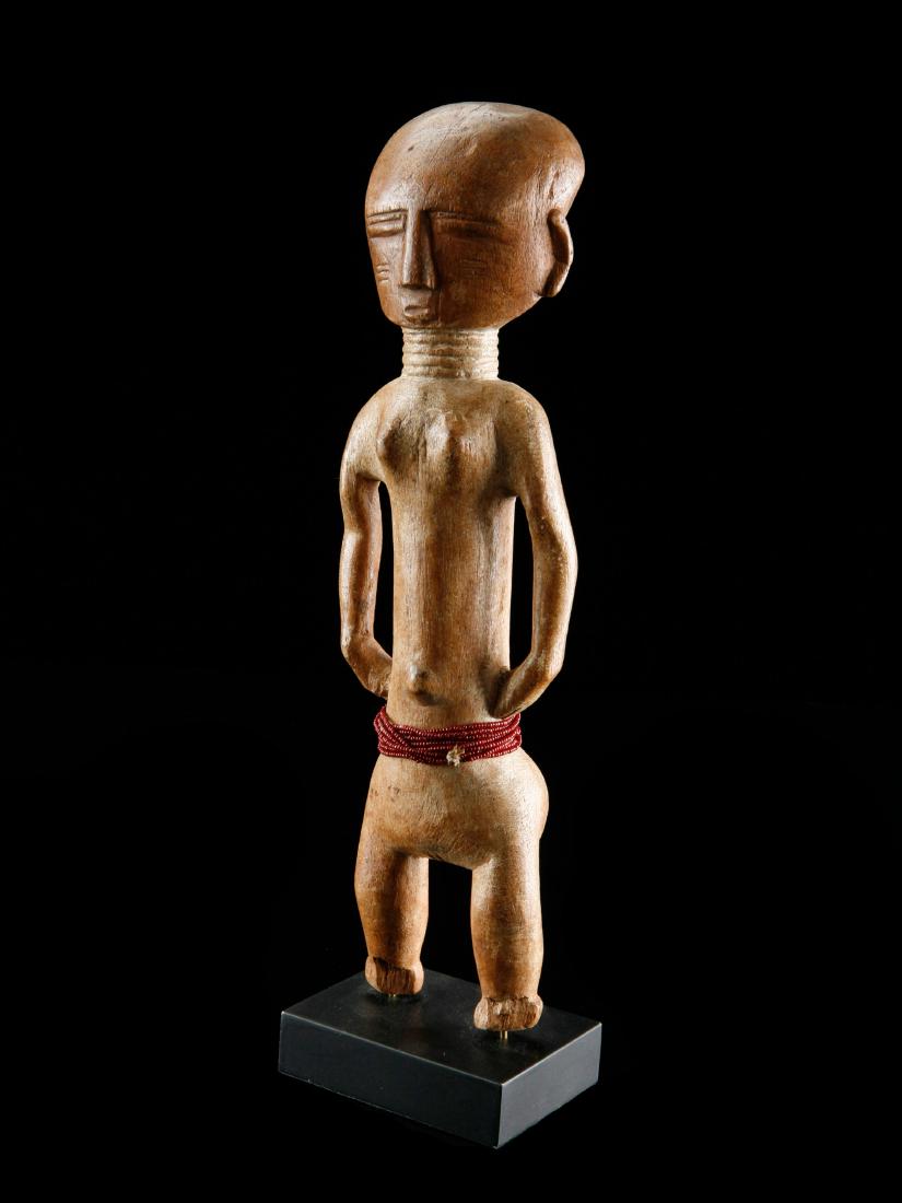 Weibliche Figur (1 of 11)