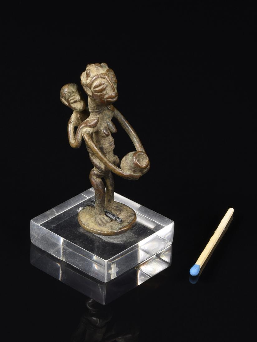 Goldgewicht (1 of 5)