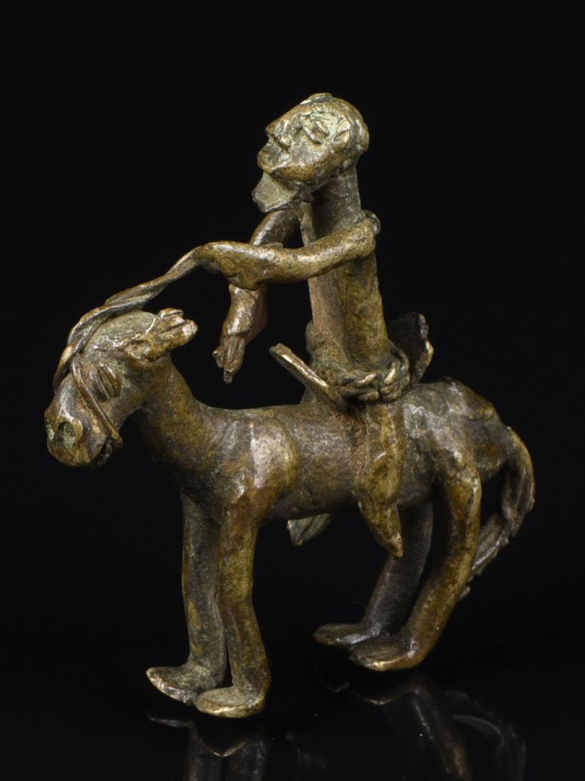 Goldgewicht (1 of 2)