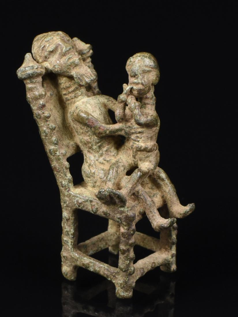 Goldgewicht (1 of 2)