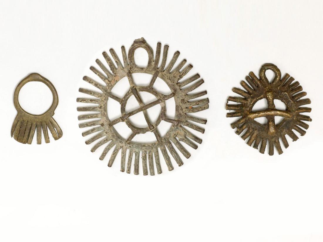 3 Schutzamulette (1 of 2)