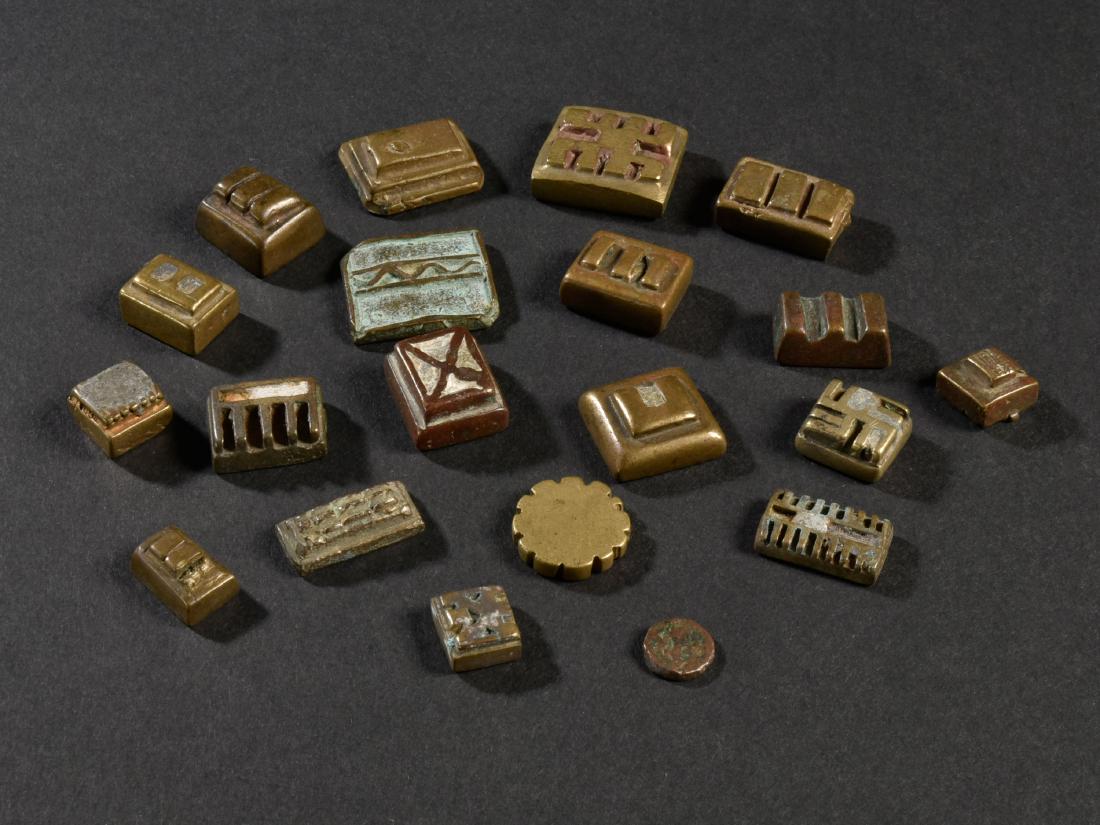 20 ASANTE GOLDWEIGHTS (1 of 3)