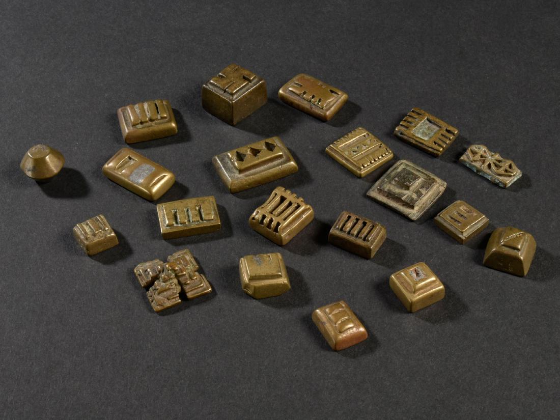 20 ASANTE GOLDWEIGHTS (1 of 3)