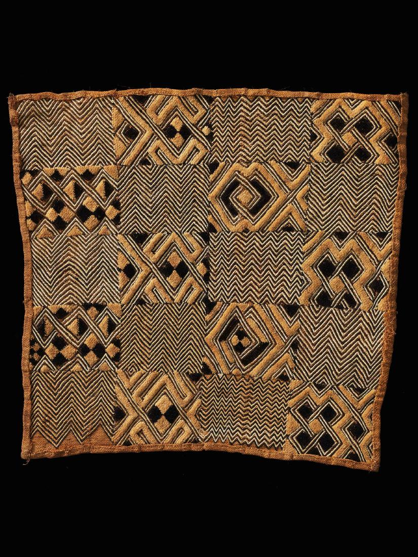 A KUBA TEXTILE (1 of 1)