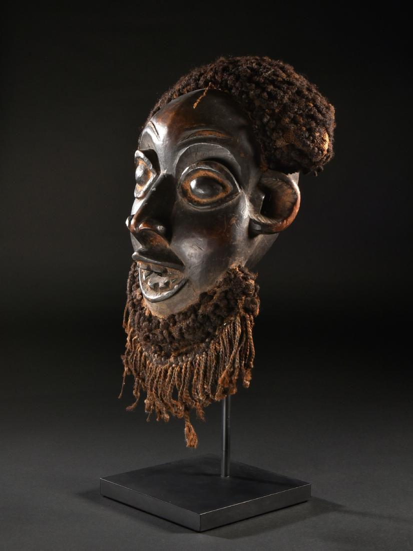 A Grasland "kam" Mask (1 of 15)