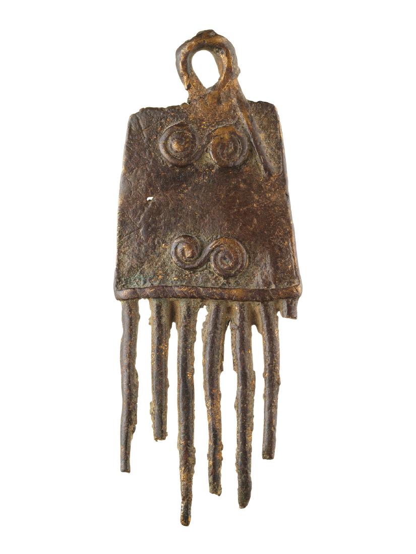 A Lobi Pendant (1 of 6)