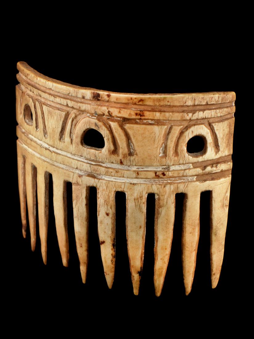 A Baule Comb, "kwekwe" (1 of 4)
