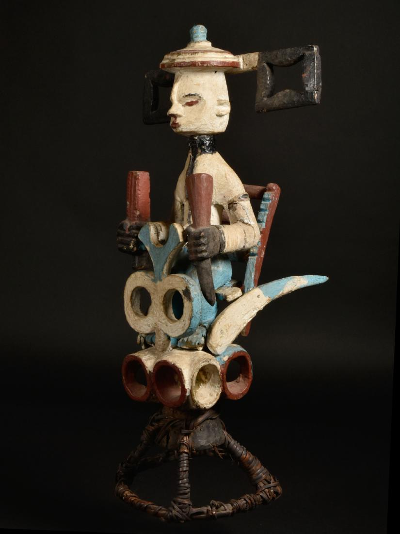 An Ibibio Headdress: Kopfaufsatz Ibibio, Nigeria Ohne Sockel / without base Holz. H 68 cm. Provenienz: Nachlass René David (1928-2015), Zürich. Ausgestellt: Musée International du Golfe de Guinée, Togo (2005-2011). CH