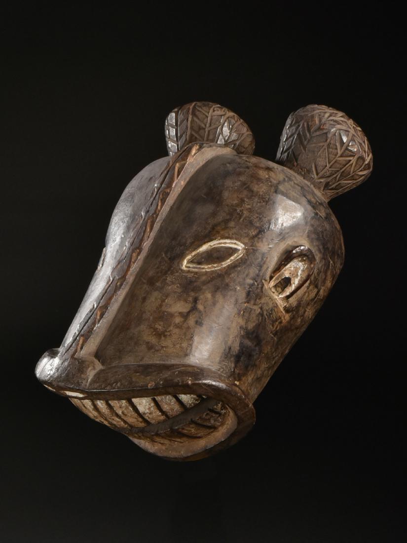 A Bekom "mabuh" Mask (1 of 14)