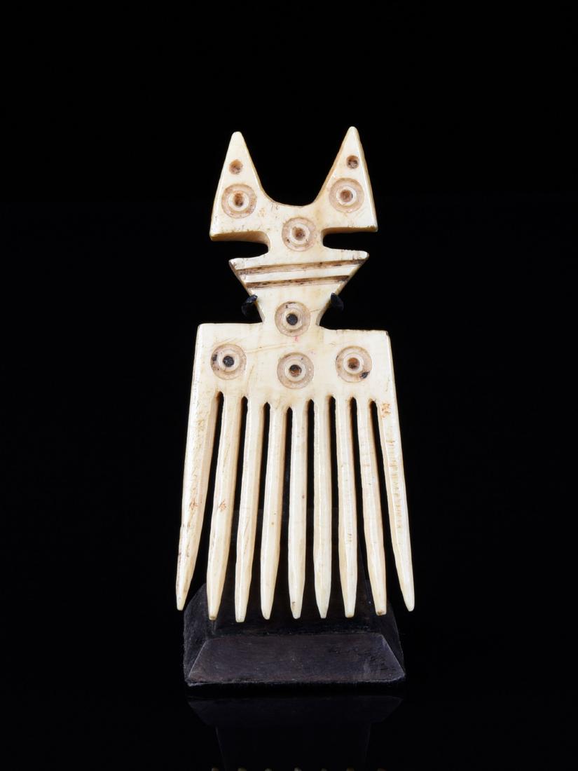 A Lega (?) Comb (1 of 5)