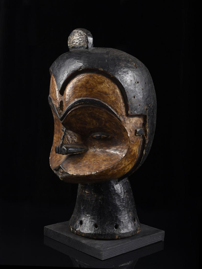 An Eket Headdress (1 of 15)