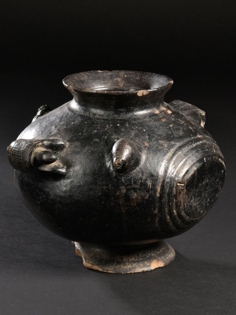 An Asante Terracotta Vessel (1 of 13)
