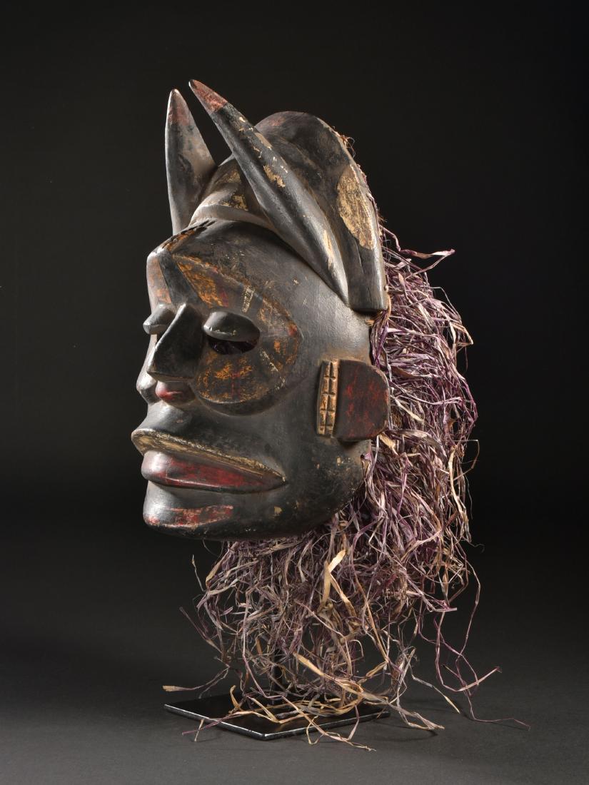 An Ibibio Mask (African Art / Tribal Art) (1 of 19)