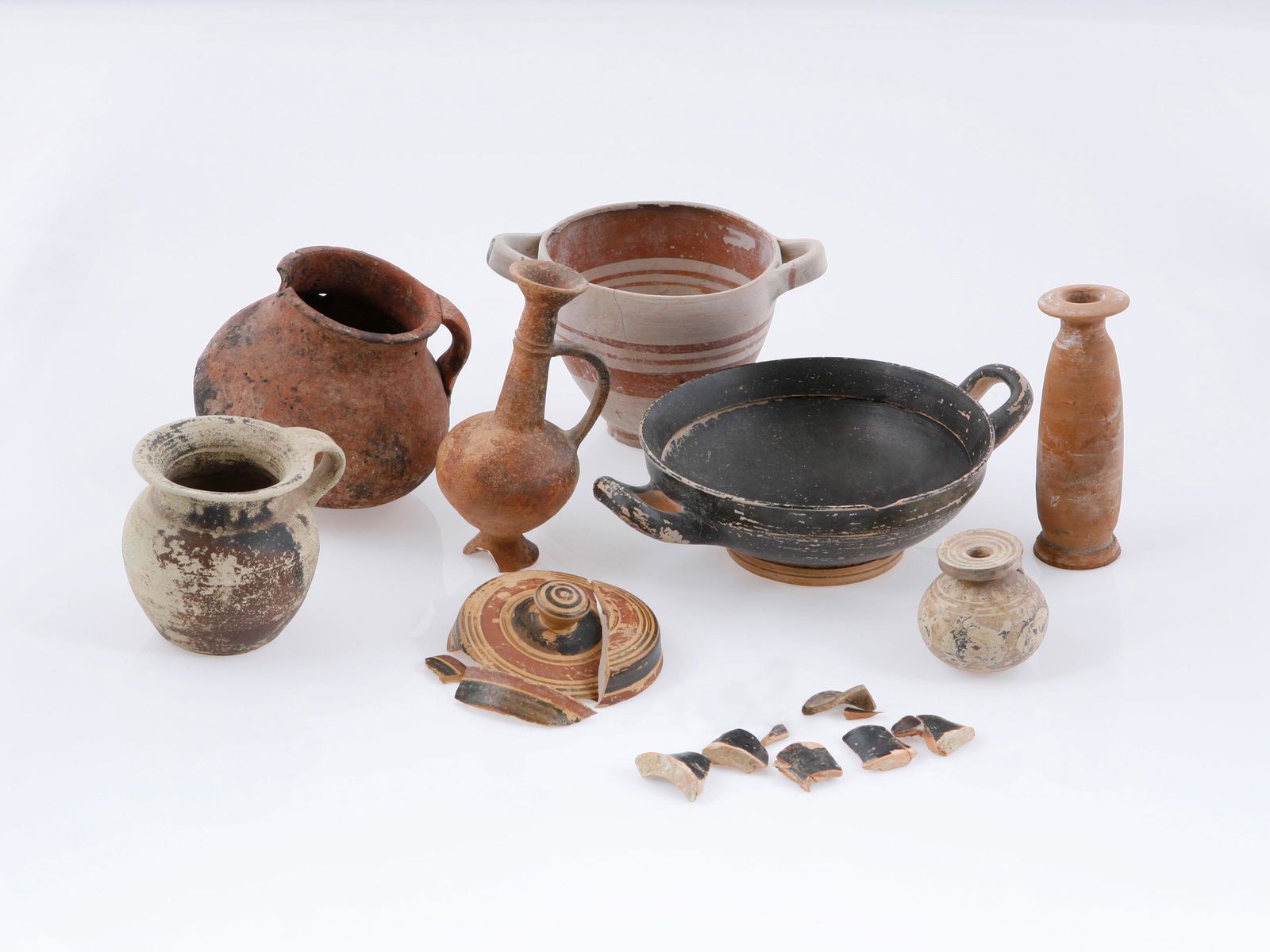 A Mixed Lot of Various Potteries (1 of 18)