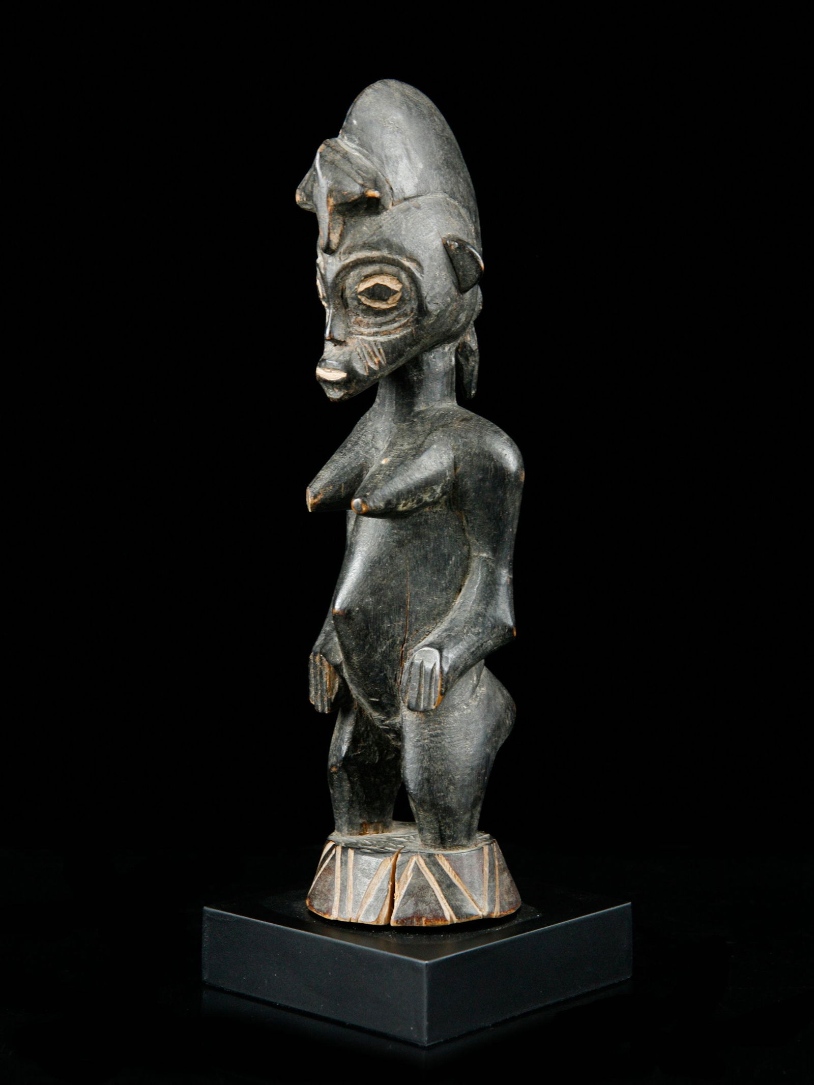 A Senufo Figure, "tugu" (1 of 8)