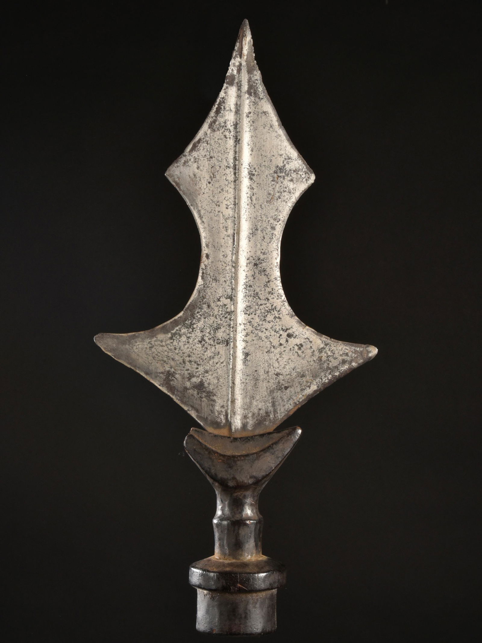 A Nkutshu Short Sword (Knife) (1 of 6)