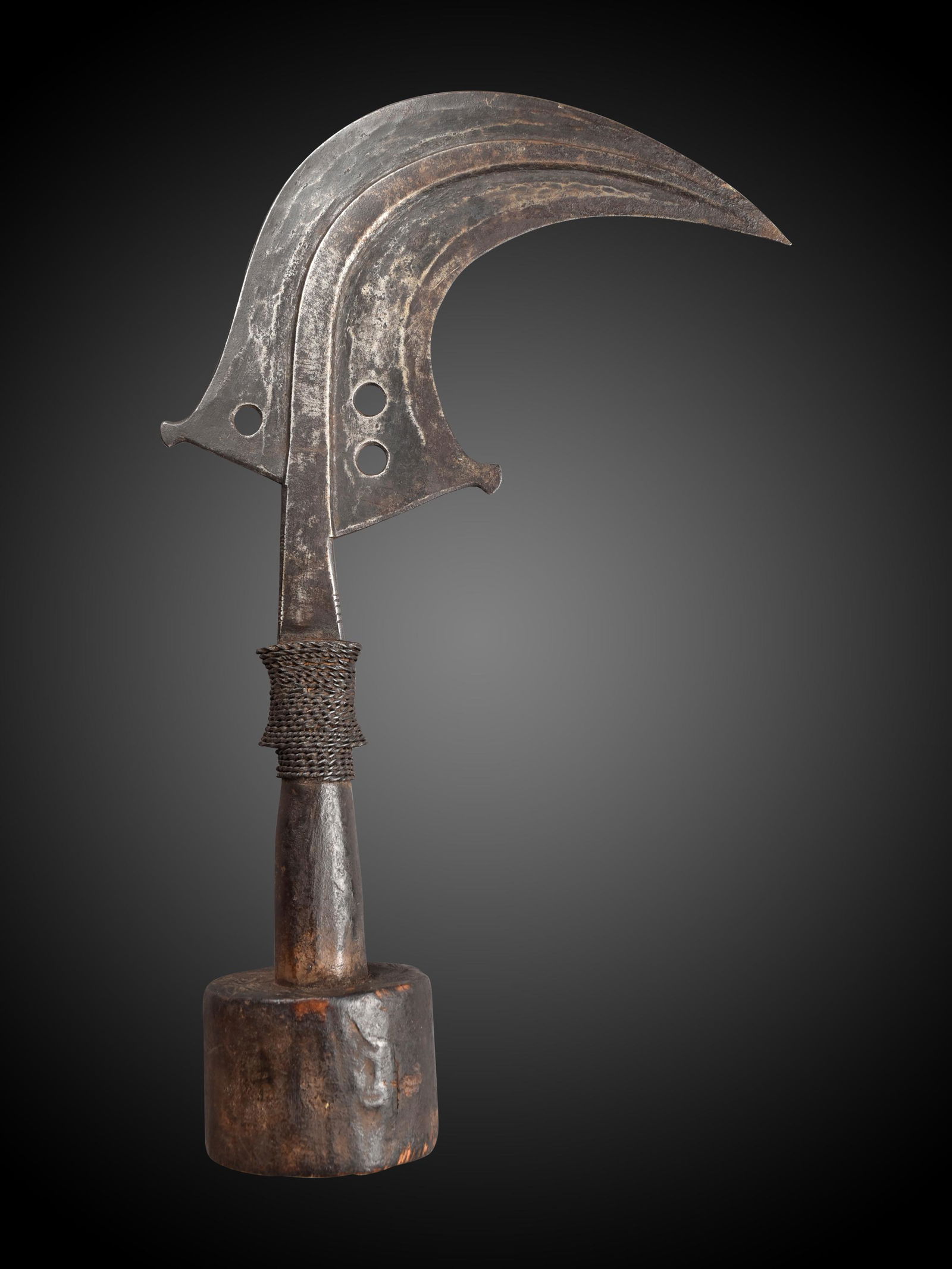 A Mangbetu Sickle Blade Knife, "trumbash" (1 of 7)