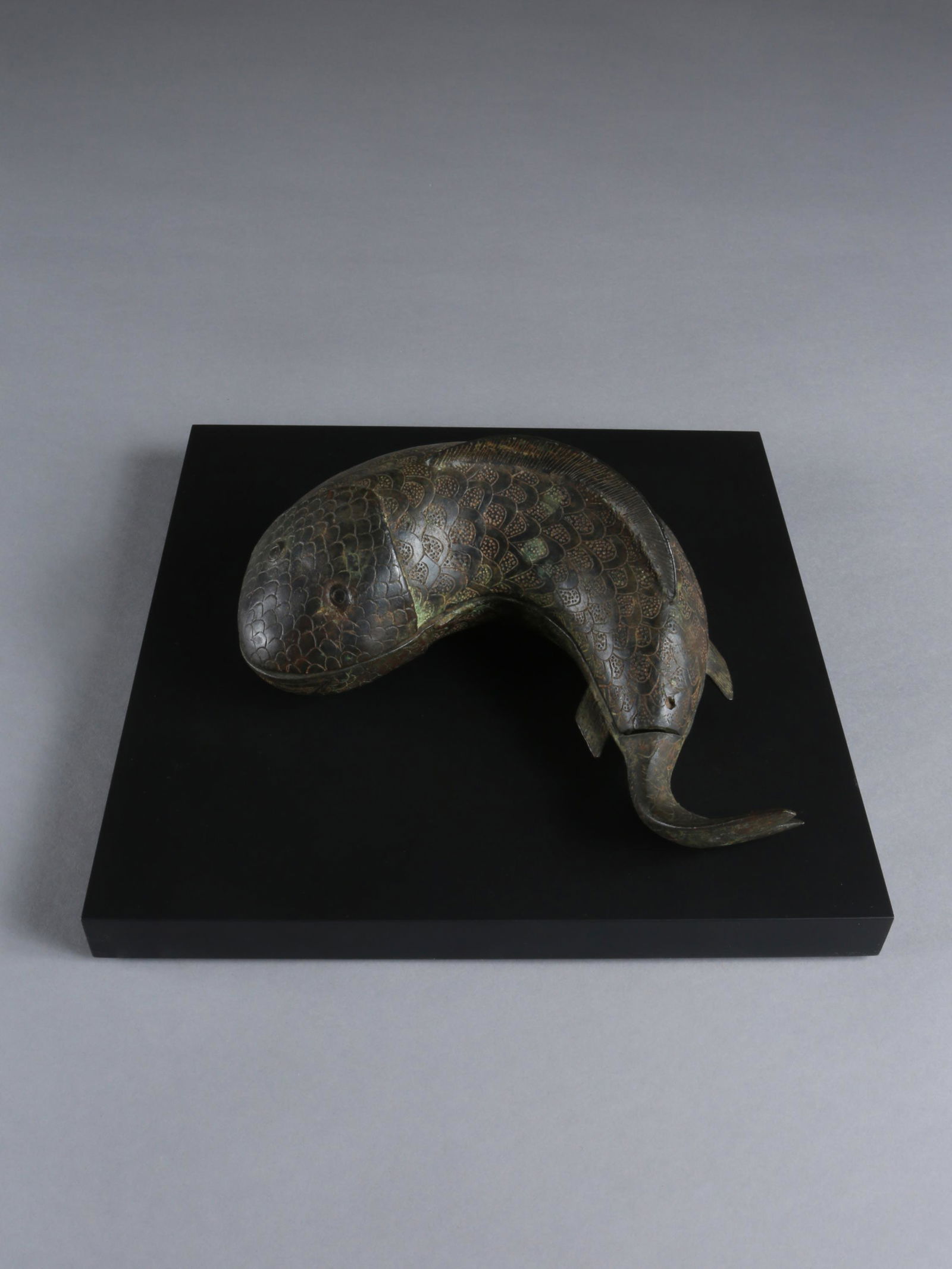 An Edo lidded Container, Fisch (1 of 12)