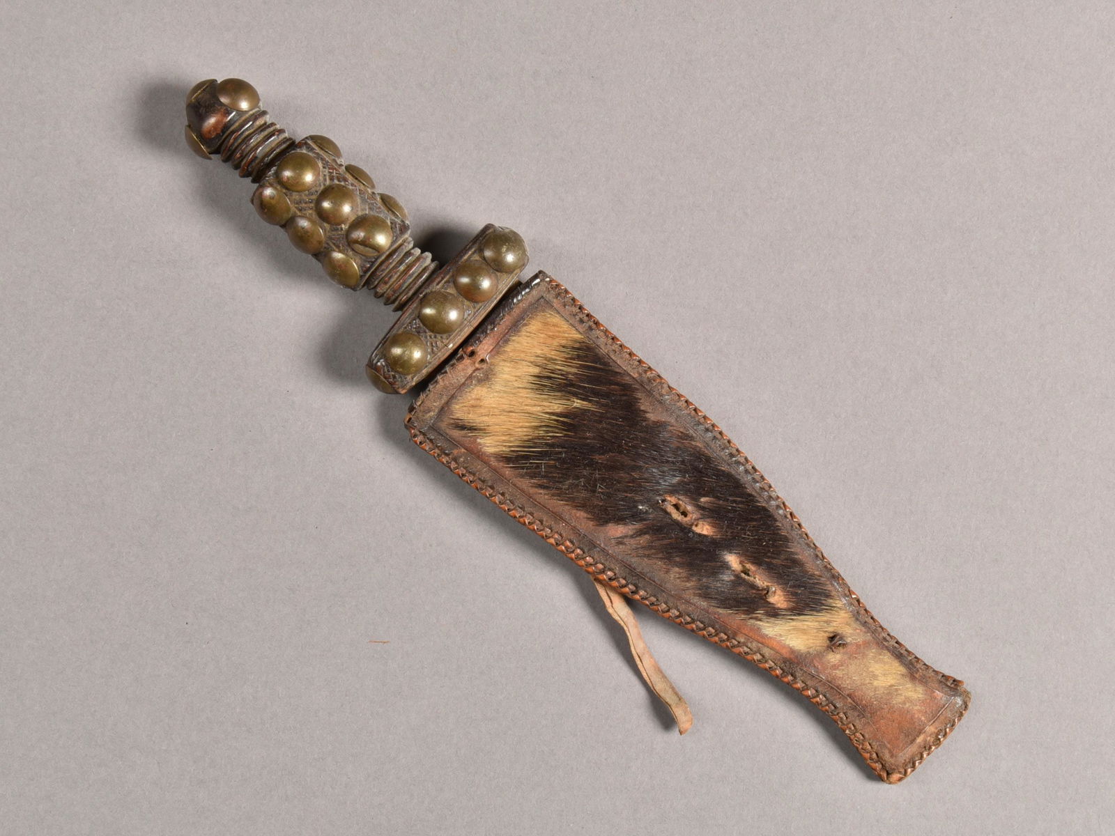A Baule Dagger with Sheath, "lalié" (1 of 5)