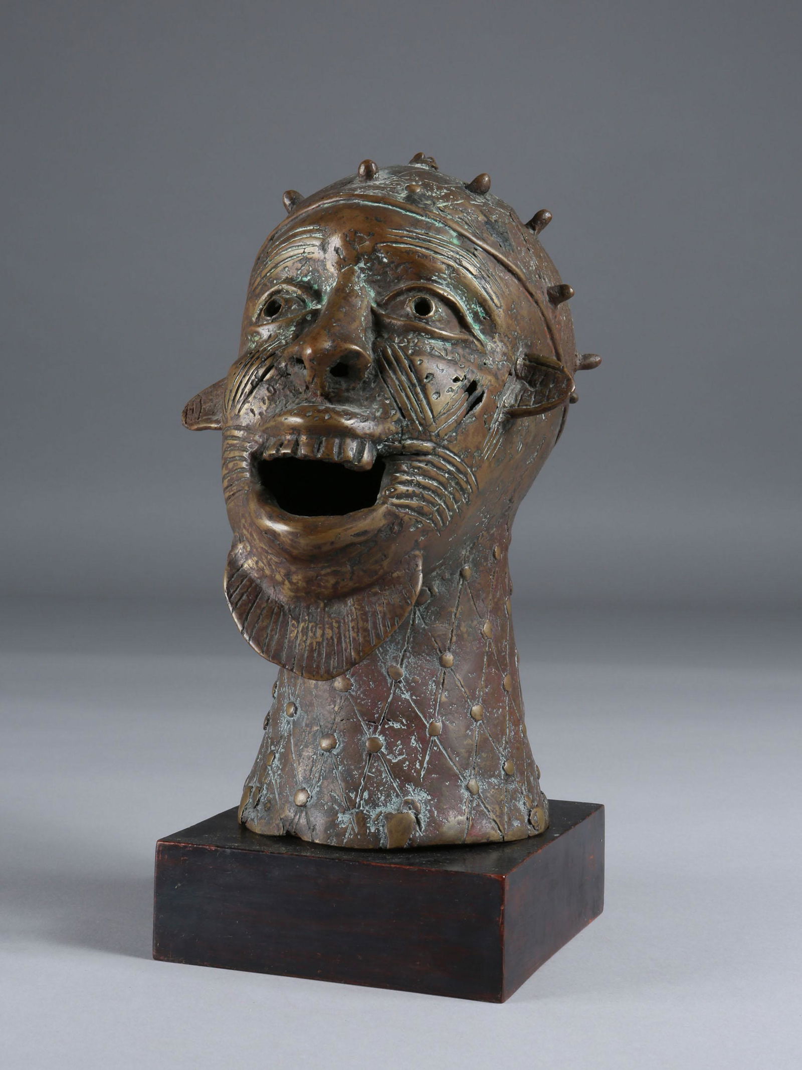 A Cameroonian Bronze Head (1 of 14)