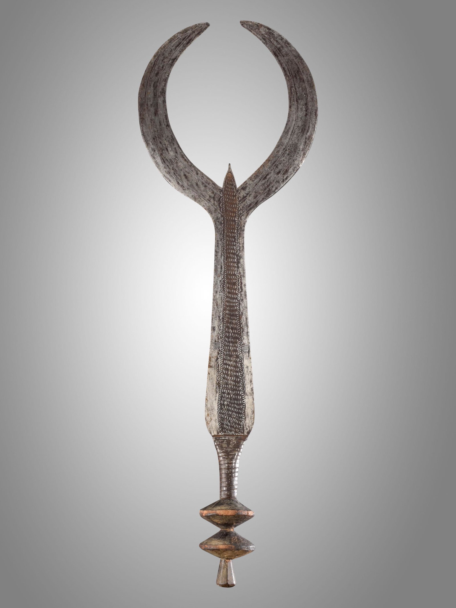 A Ngata Double Sickle Blade Kniffe (1 of 10)