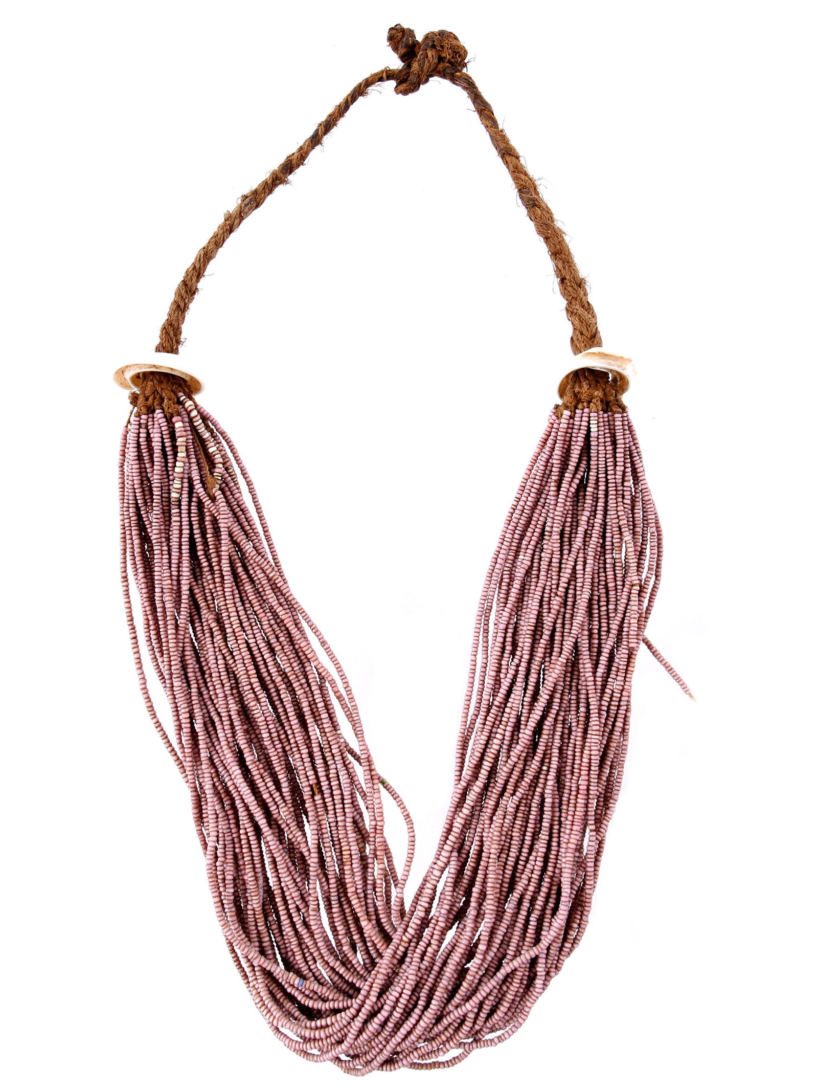 A Naga Necklace: Glasperlencollier Naga, Indien, Nagaland Glasperlen, Muschel, Schnur. L 72 cm. Provenienz: Helmut und Marianne Zimmer, Zürich. Anlässlich mehrerer Indien-Reisen in den 1970er Jahren vor Ort erworben