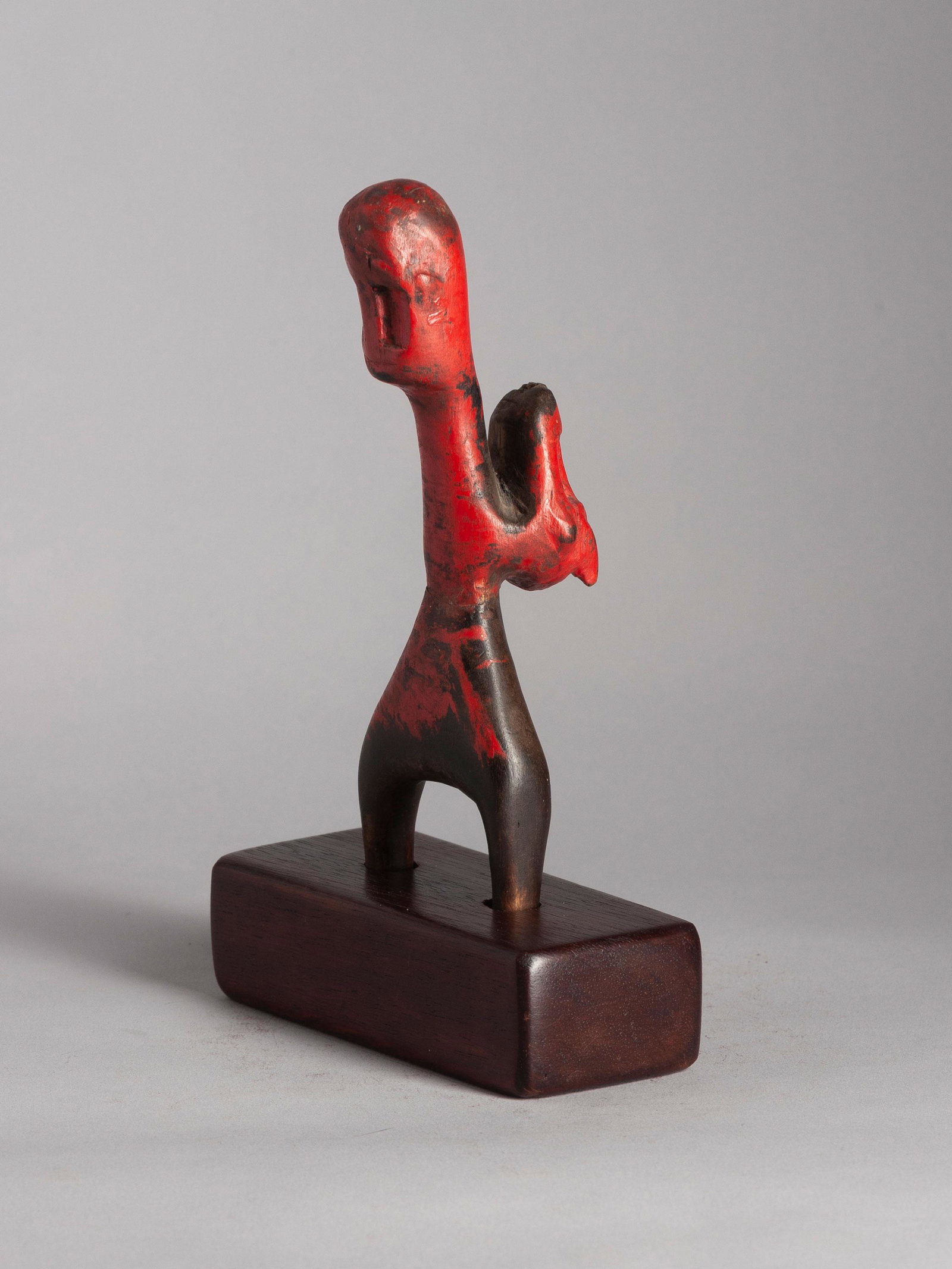 A Baule Slingshot, "potomowaka": Steinschleuder, "potomowaka" Baule, Côte d’Ivoire Mit Sockel / with base Holz. H 20 cm. Provenienz: - Nachlass Madeleine und Jean-Jacques Keller (bis 1980 Abidjan, danach Rheinfelden). - Hammer Auk