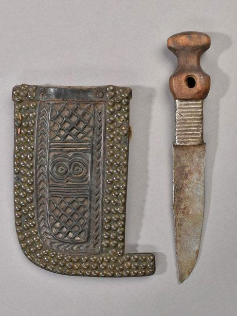 Chokwe Knife with Sheath (1 of 12)