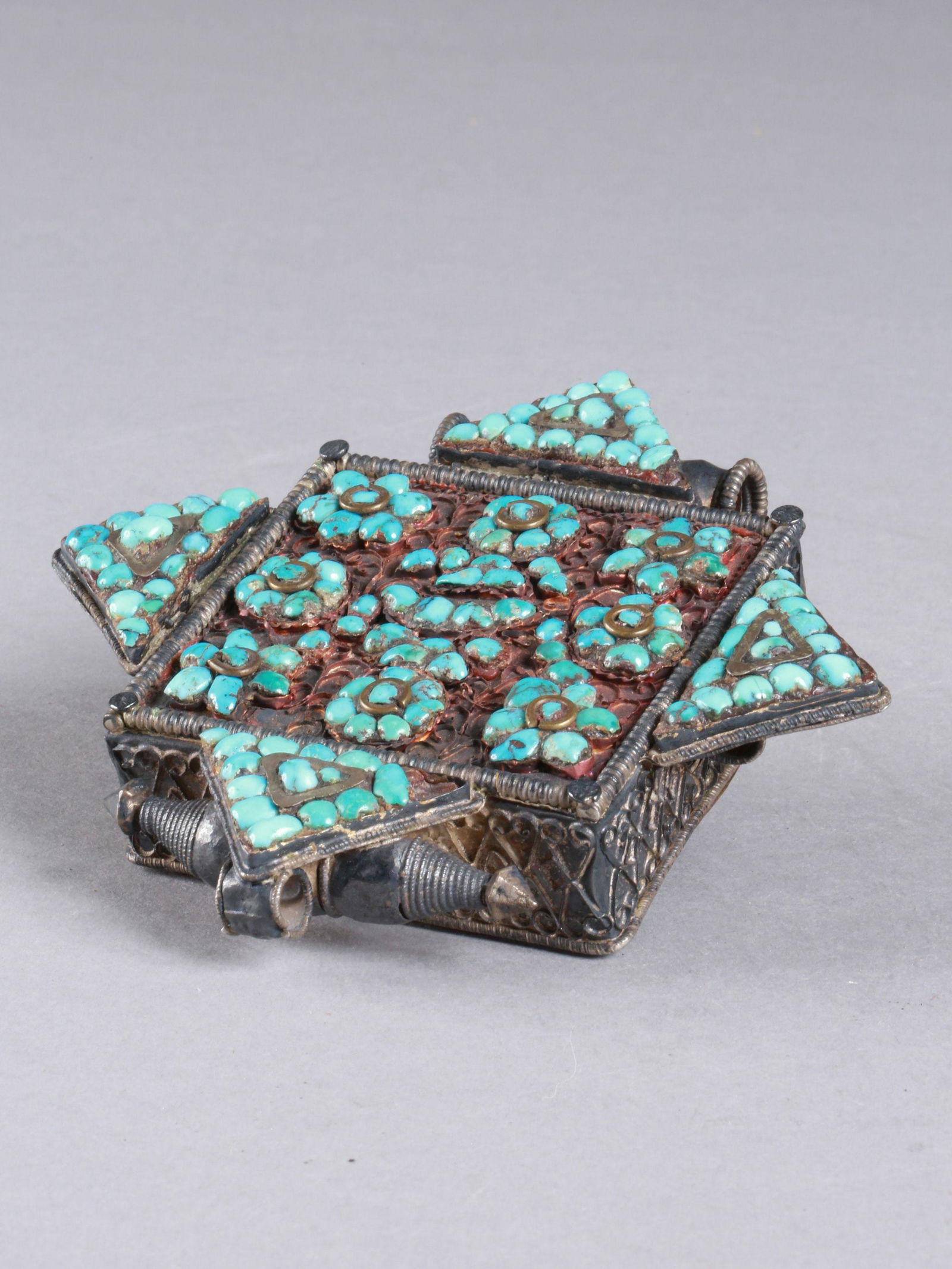 A Tibetan Jewelry Piece (1 of 13)
