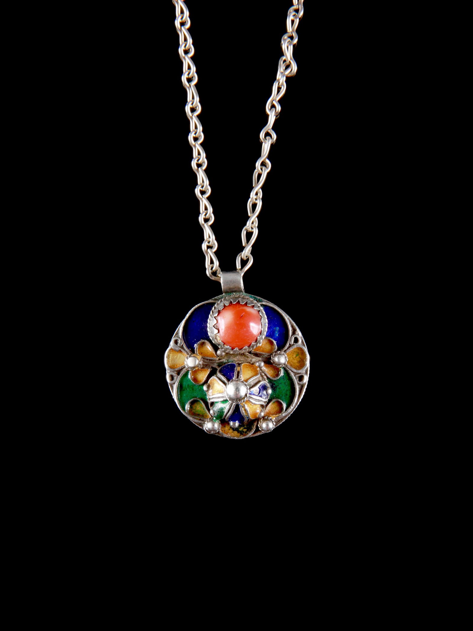 A Berber Necklace with a Pendant (Coin) (1 of 7)