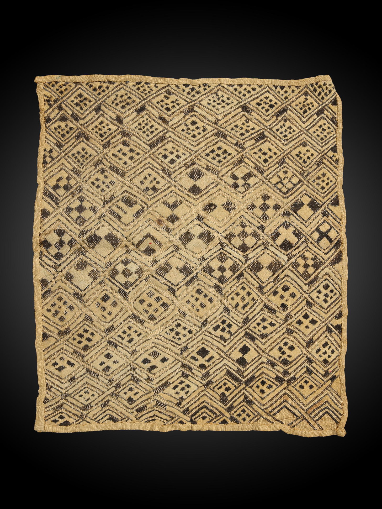 A Kuba Cut-Pile Embroidery Fabric: Raphia-Plüschgewebe Kuba, DR Kongo Ohne Sockel / without base Raphia. B 50 cm. L 56 cm. Provenienz: Nachlass René David (1928-2015), Zürich. Ausgestellt: Musée International du Golfe de Guinée, T