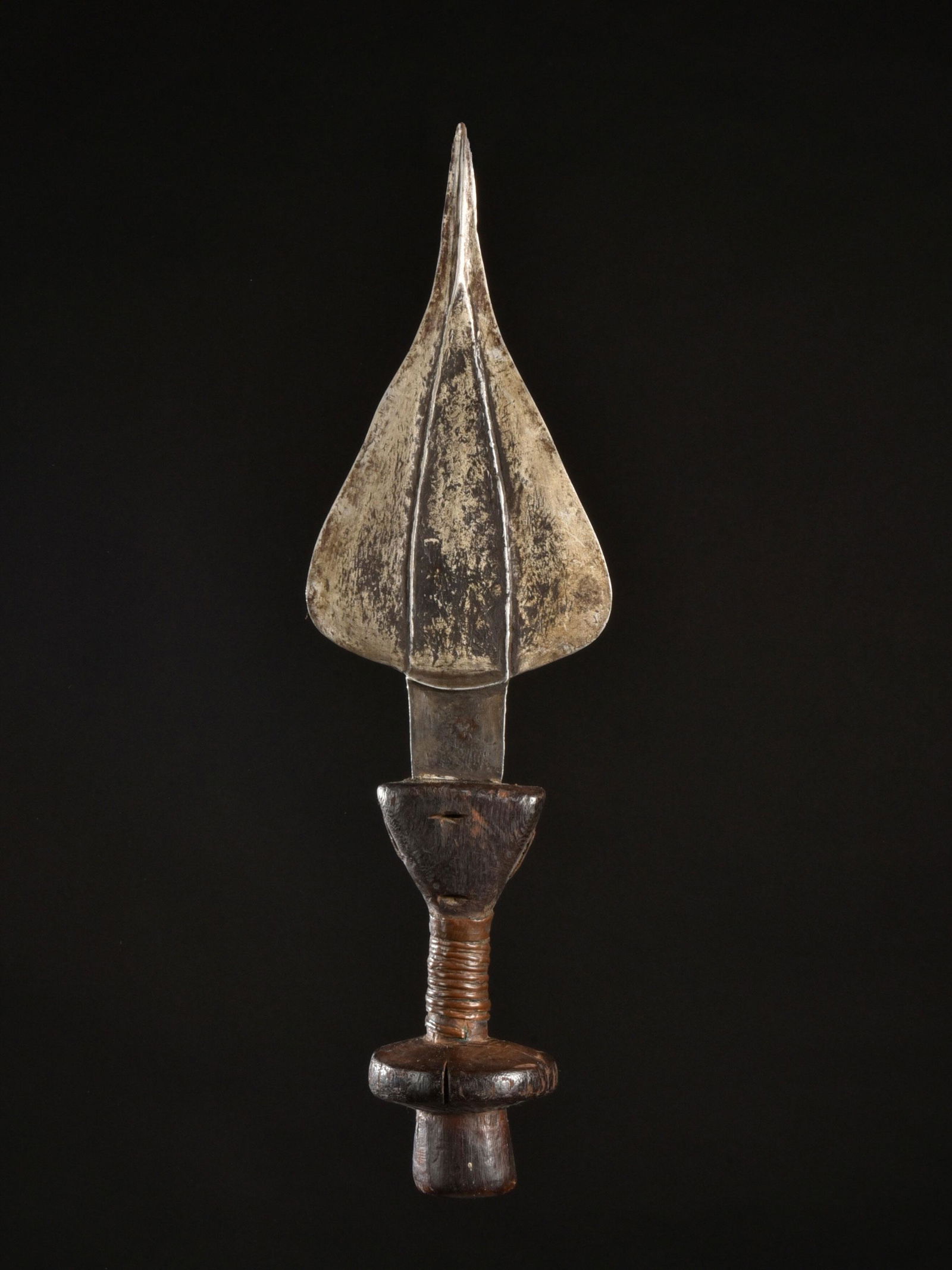 A Saka Short Sword (Knife) (1 of 5)