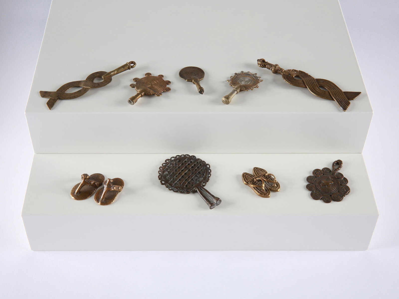 9 Asante Goldweights, Fans and Sandals (1 of 5)