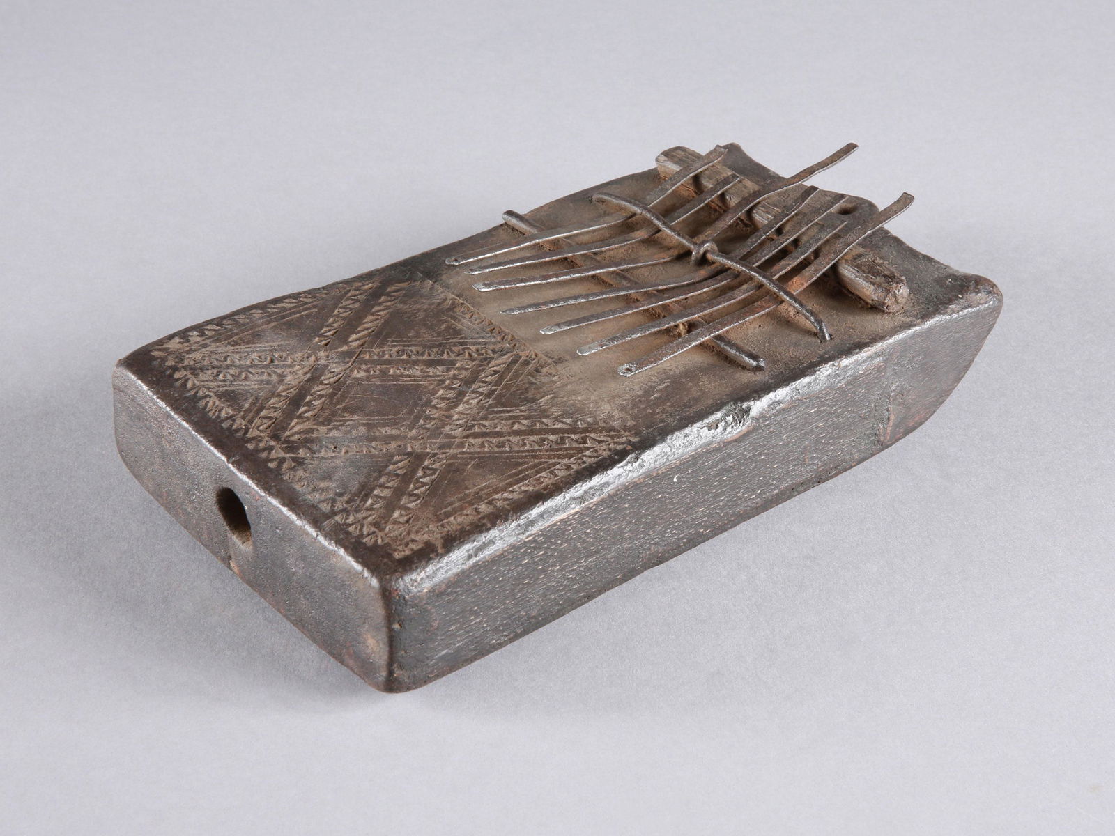 A Zaramo Lamellaphone, "mucapata" (1 of 11)