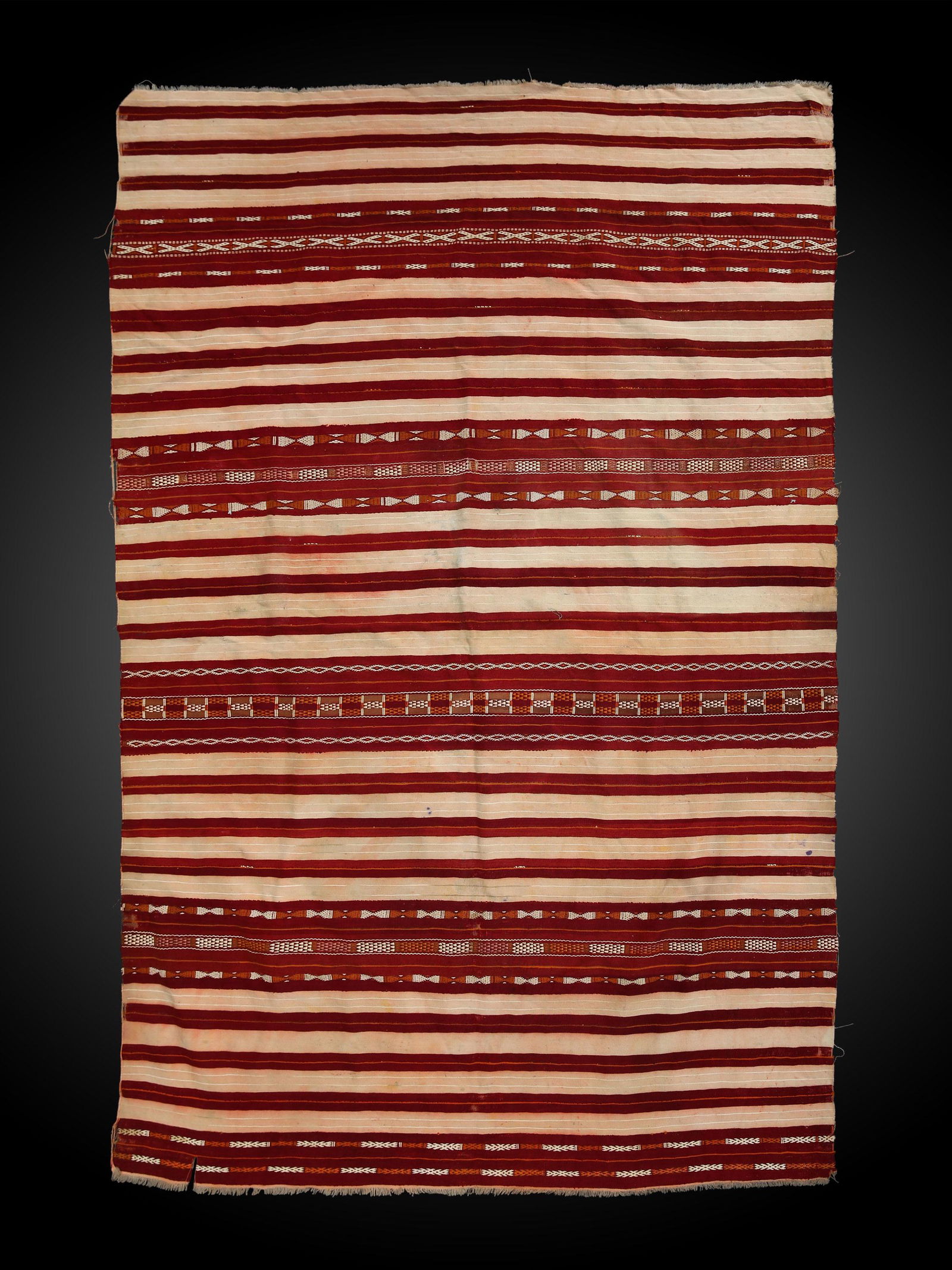 A Berber Shawl / Blanket, "taheddoun" (1 of 4)