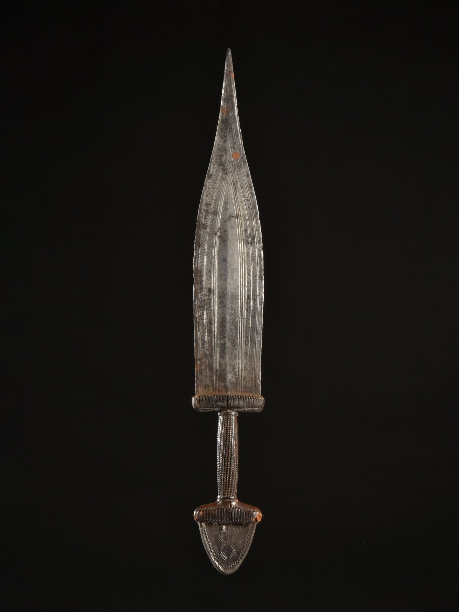 A Tebu Dagger (1 of 6)
