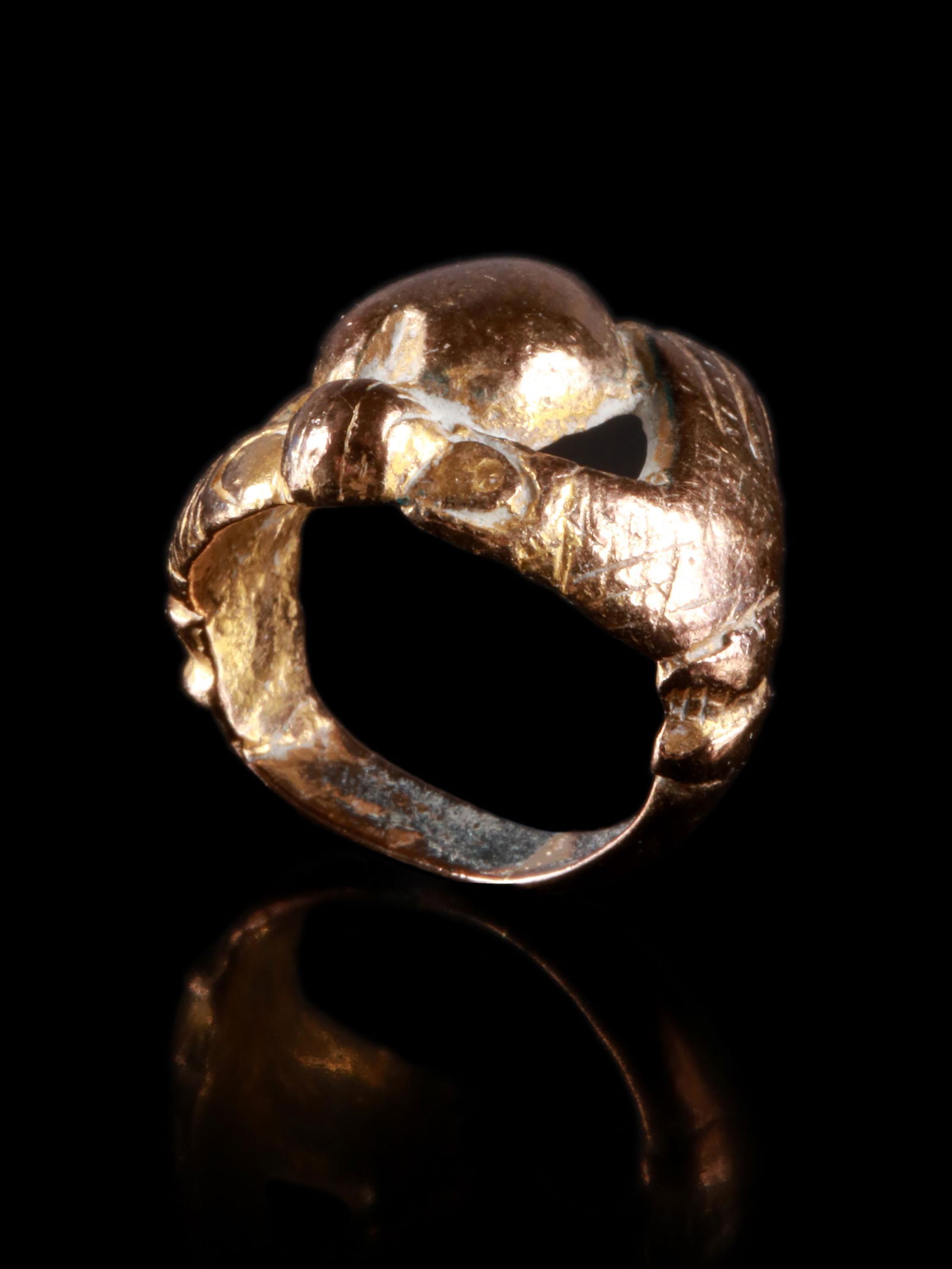 An Asante Ring, two Hands holding a Heart (1 of 8)
