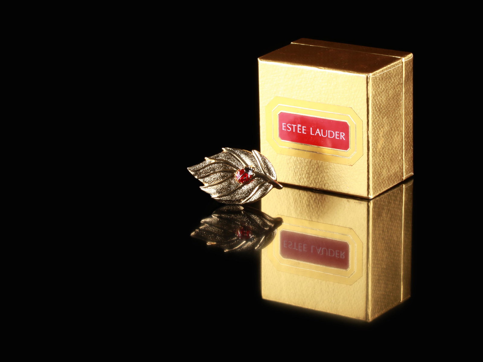 Estée Lauder, Solid Perfume, Spellbound Ladybug (1 of 4)