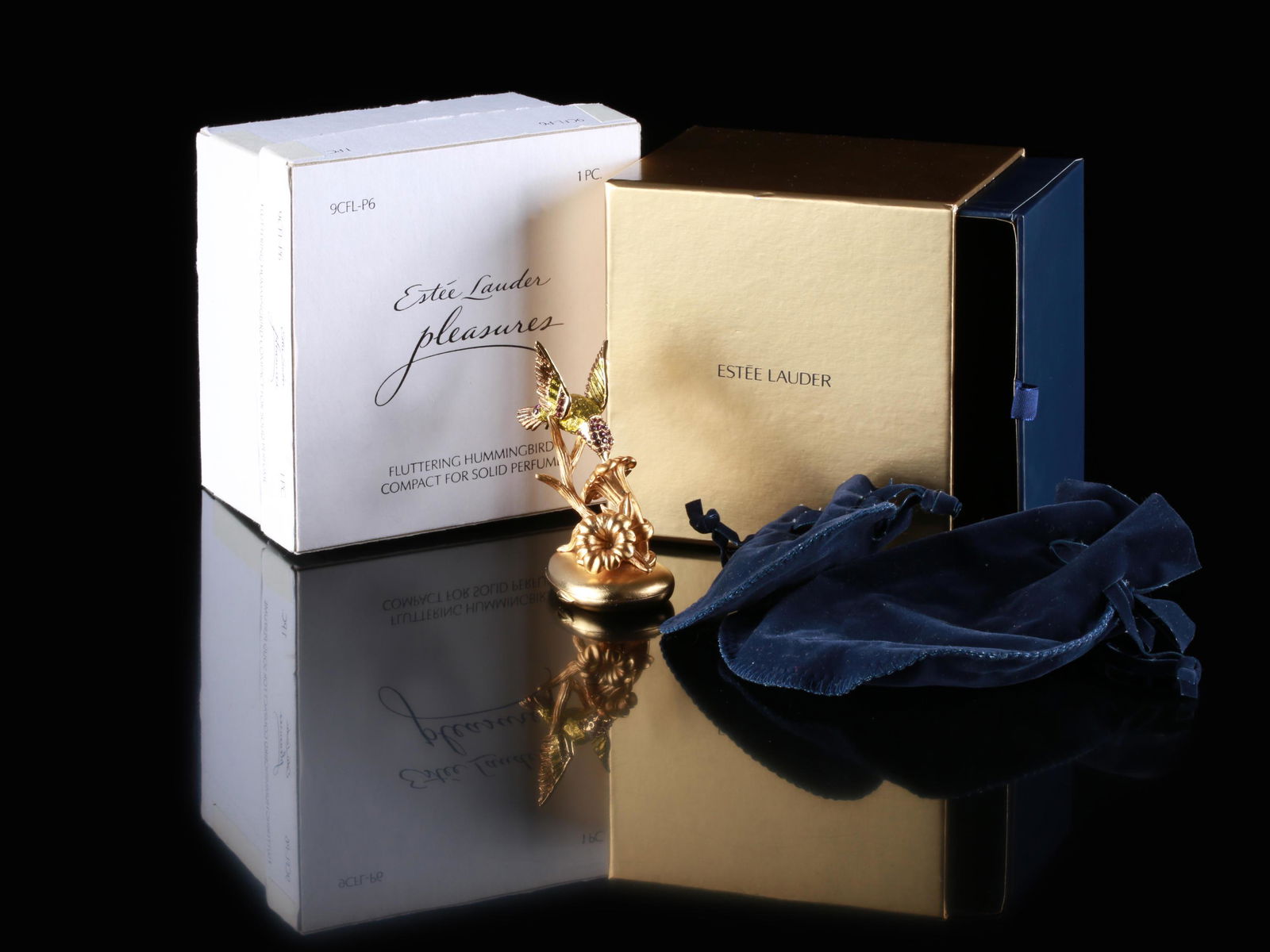 Estée Lauder Solid Perfume, Pleasures Fluttering (1 of 5)