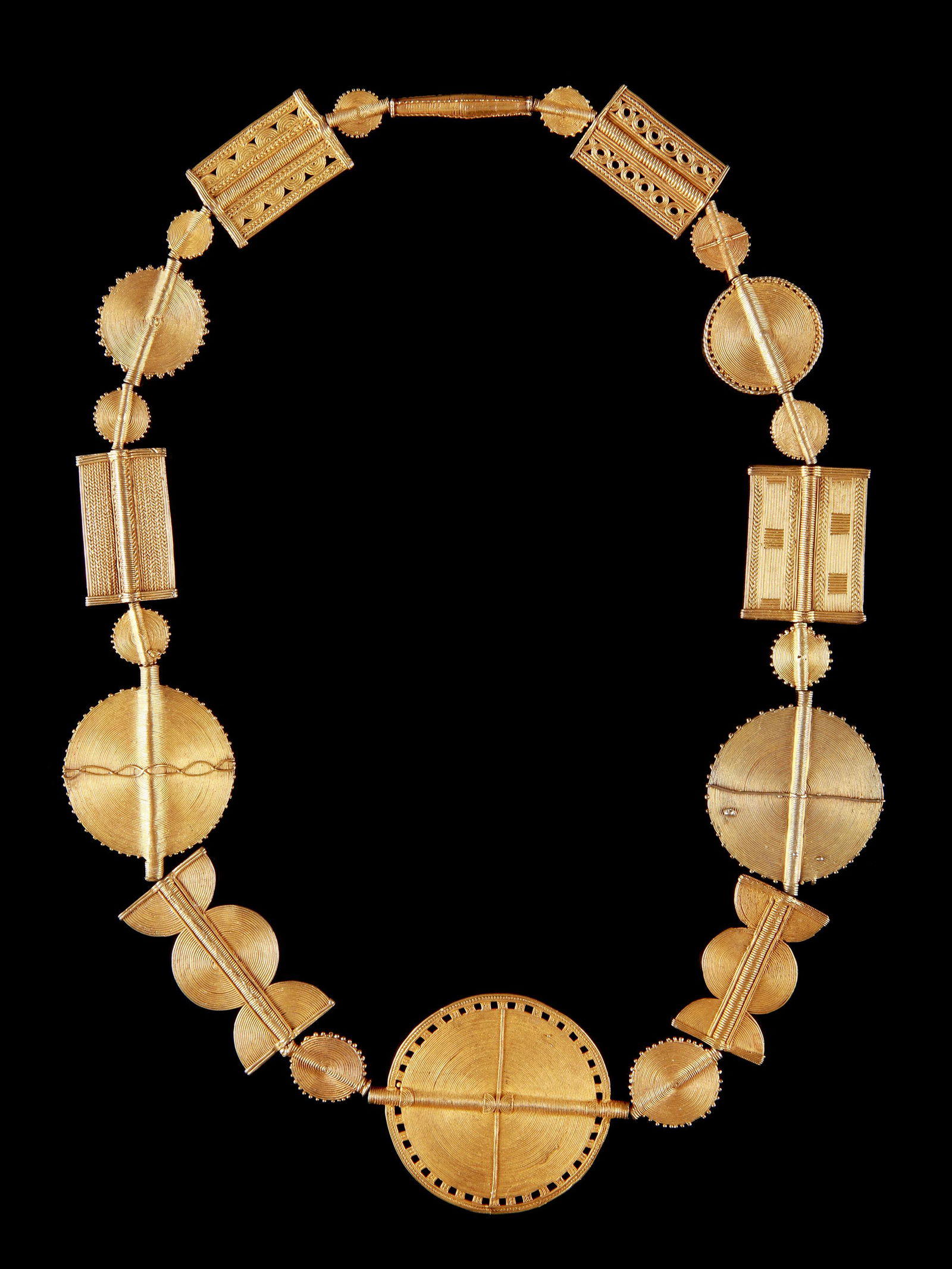 A Baule Royal Necklace, "komignammon" (1 of 4)