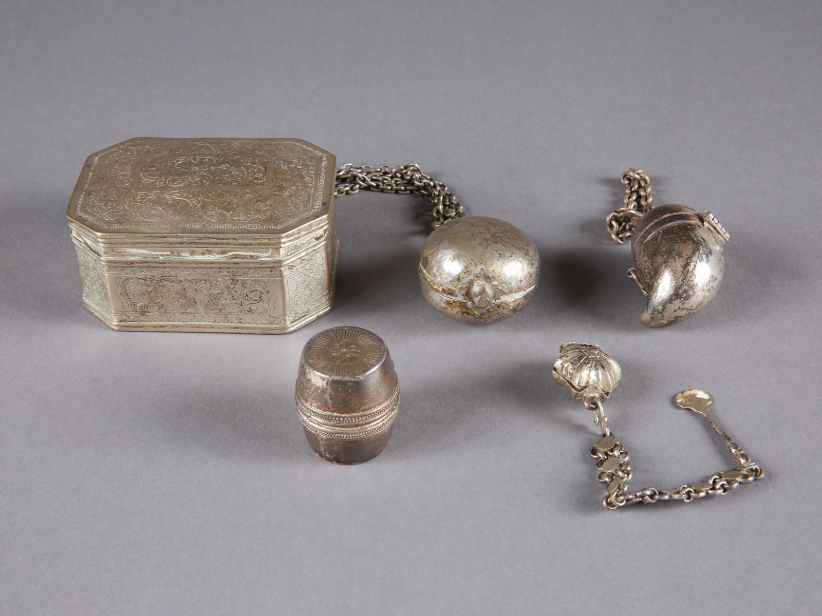 5 Indian and Filipino Betel Nut Containers (1 of 4)