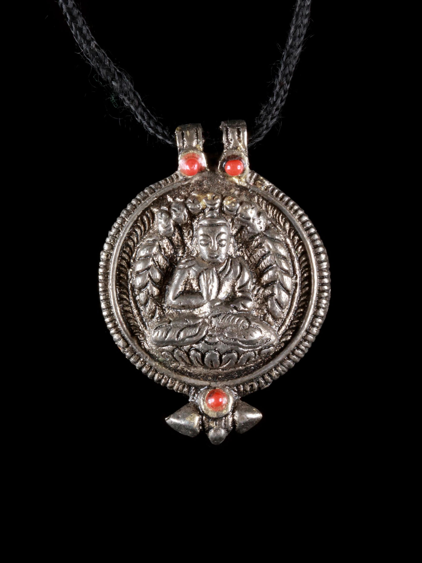 A Tibetan Pendant with Necklace (1 of 5)