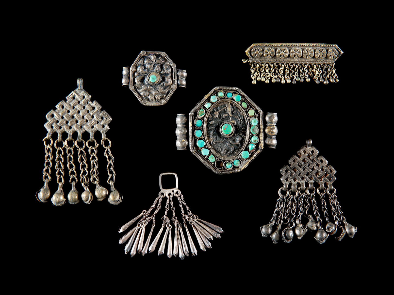 2 Reliquaries ("gau") and 3 Jewelry Pieces (1 of 4)