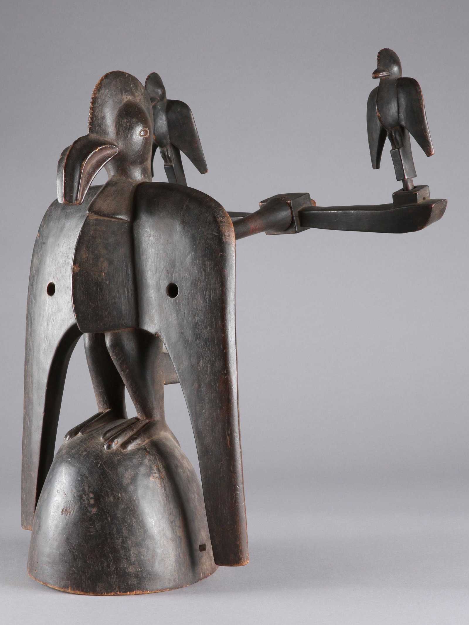 A Senufo Headdress, "porpianong": Maske, Kopfaufsatz, "porpianong" Senufo, Côte d’Ivoire Ohne Sockel / without base Holz. H 54 cm. B 42 cm. Provenienz: René David (1928-2015), Zürich. Ausgestellt: Musée Inter