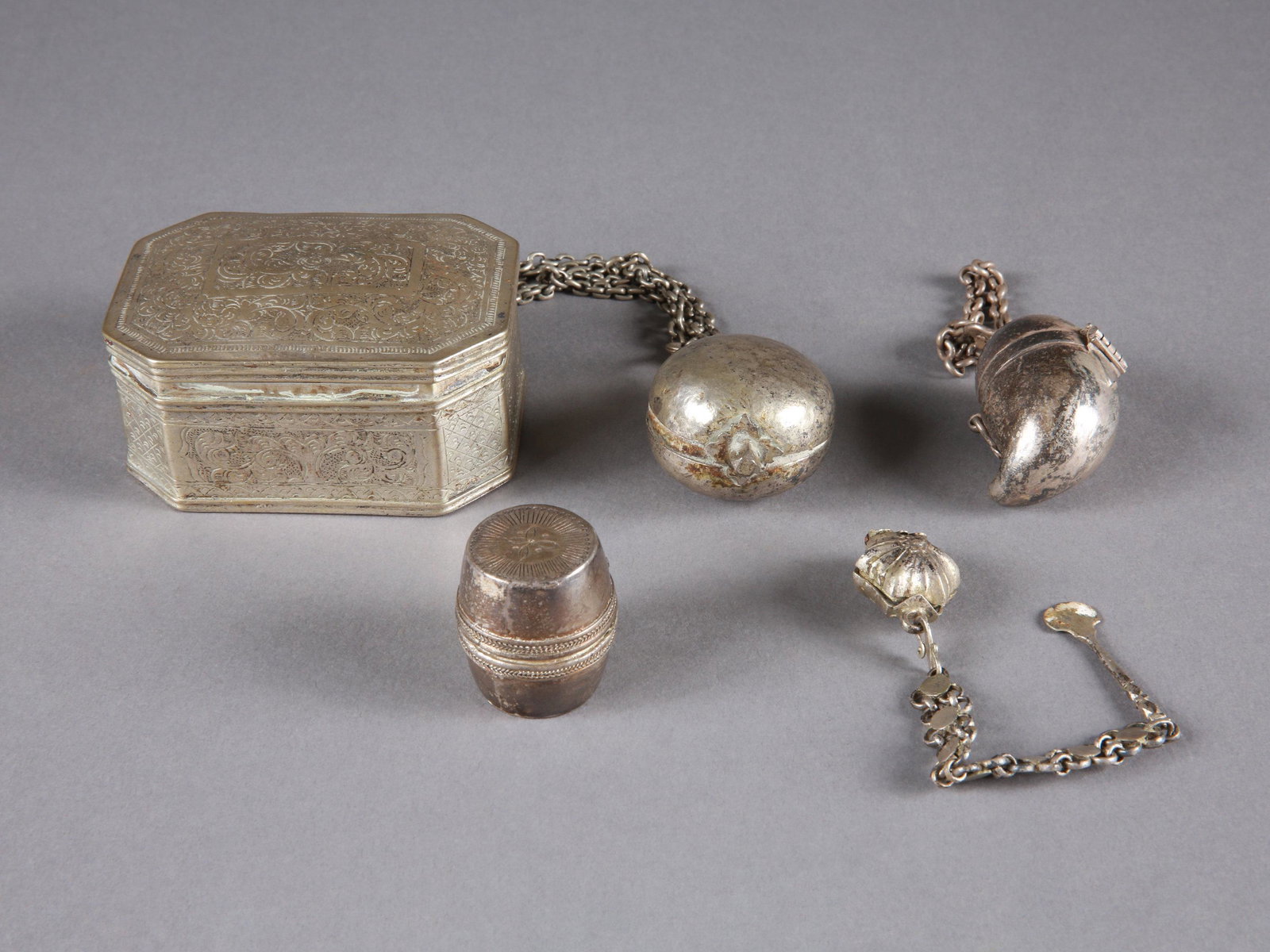 5 Indian and Filipino Betel Nut Containers (1 of 4)