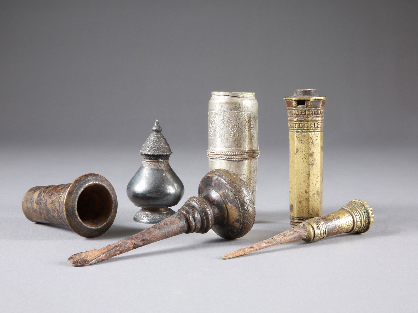 4 Indonesian Containers and 2 Spatulas (1 of 8)