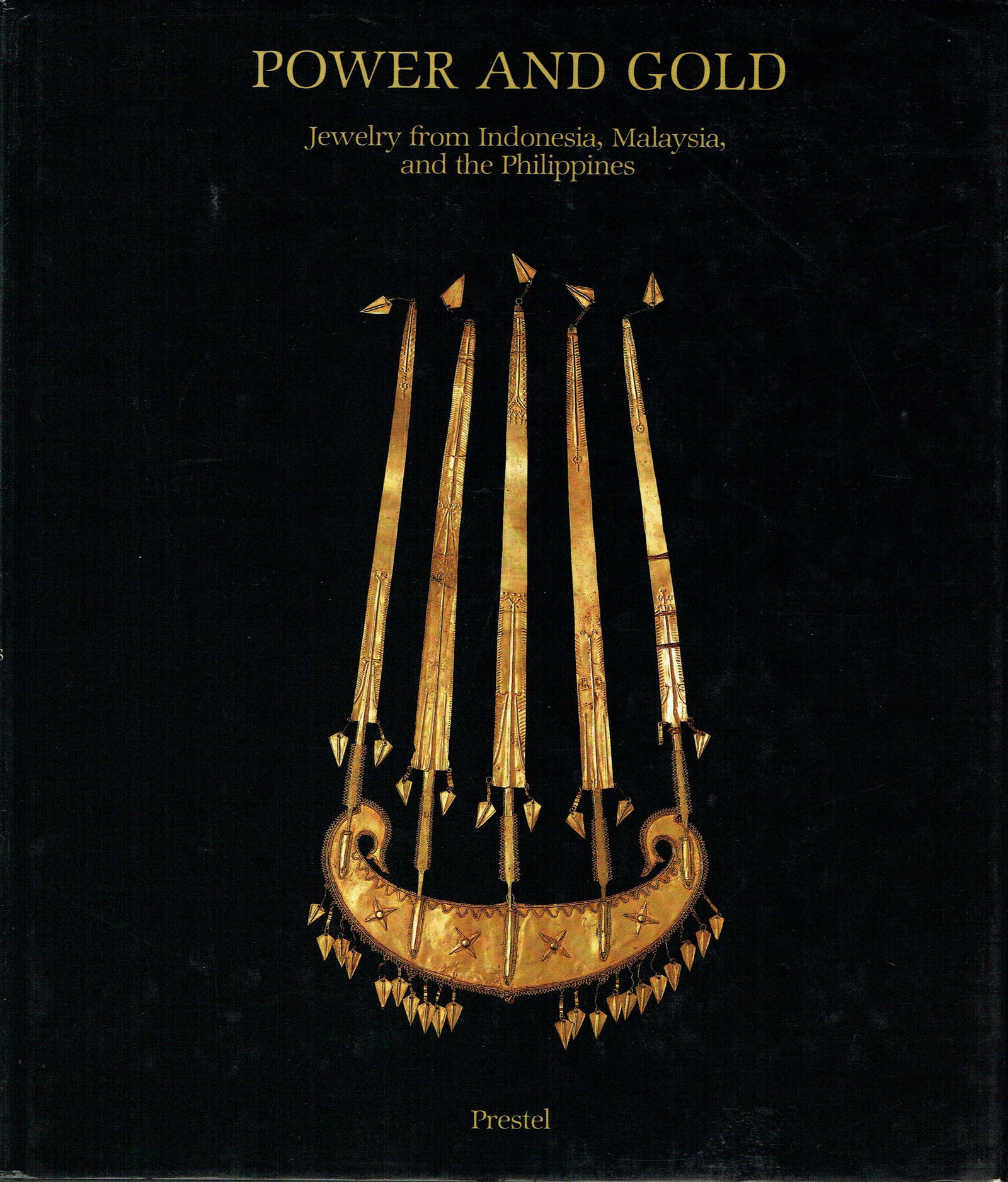 Power and Gold: Power and Gold Jewelry from Indonesia, Malaysia, and the Philippines from the Collection of the Barbier-Müller Museum. Rodgers, Susan Genève: Musée Barbier-Müller (1985). ISBN: 288
