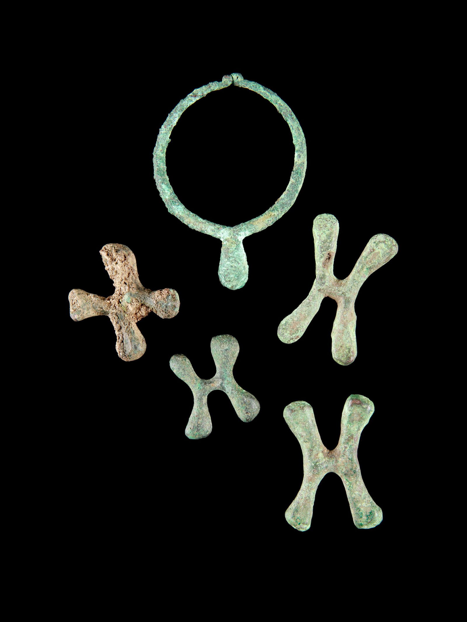 A Djenne Pendant and 4 Pre-Coinage Currencies, "handa". (1 of 4)